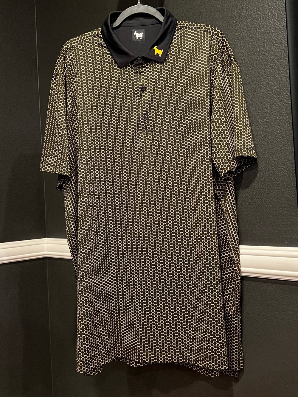 Goated Mens Black and Gold Honeycomb Print Short Sleeve Golf Polo Shirt Size 3XL